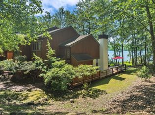 99 Ruffed Grouse Ct, Lake Harmony, PA 18624