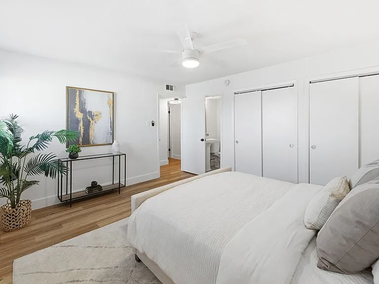 CrestHaus Apartments — Photo 15