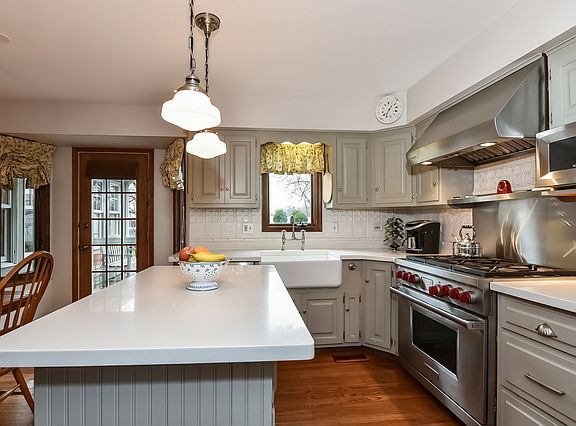 5th image of 316 N River Glen Ave