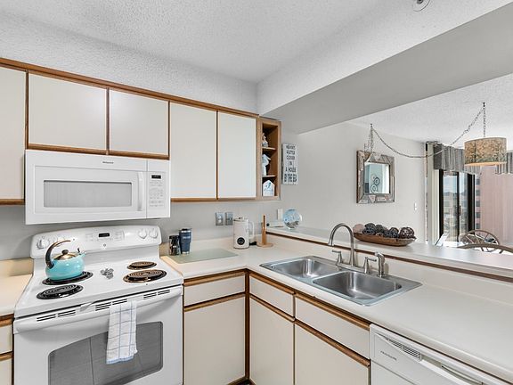 5th image of 1425 S Ocean Blvd. #3G