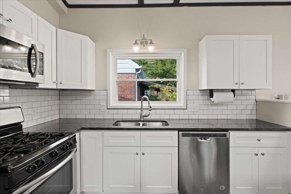 next background image