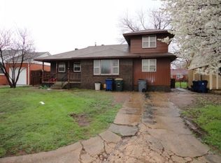 2132 Carlisle Rd, The Village, OK 73120