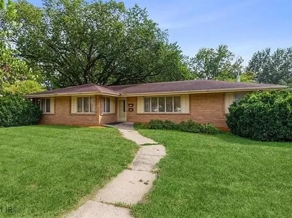 4220 Franklin Ave #A, Des Moines, IA 50310