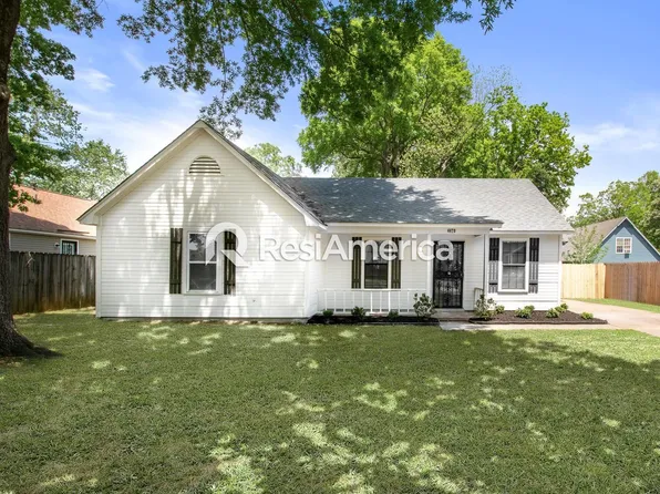 4470 Hunter Bay Dr, Millington, TN 38053