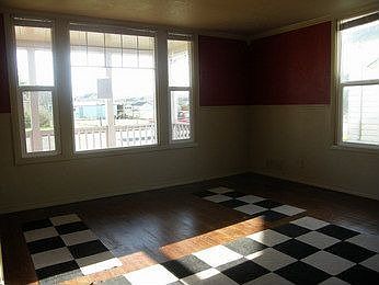 4th image of 1000 W Wishkah St