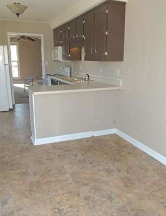 3rd image of 227 Ambrose Dr