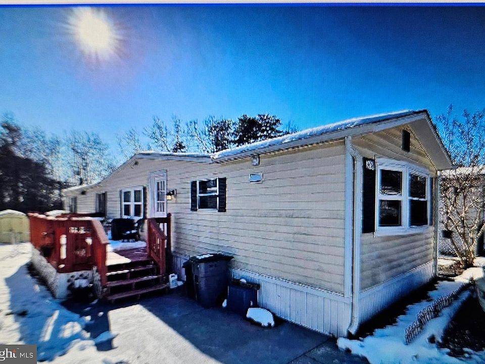 1st image of 9013 Columbine Ln