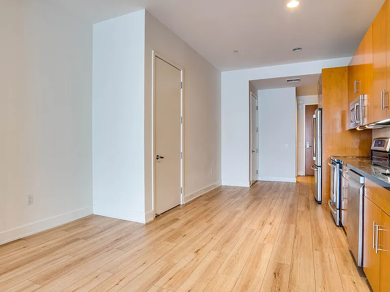 3223 W 6th St #207 — Photo 13