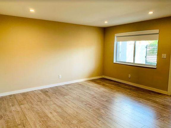 4th image of 2412 NE 26th St APT 2