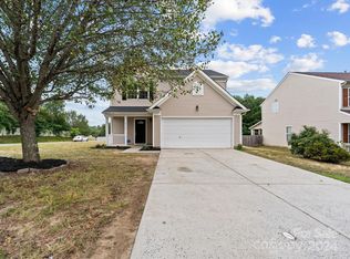 8903 Firestreak Dr, Charlotte, NC 28216