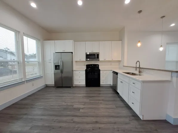 3243 Noor St, Dallas, TX 75233