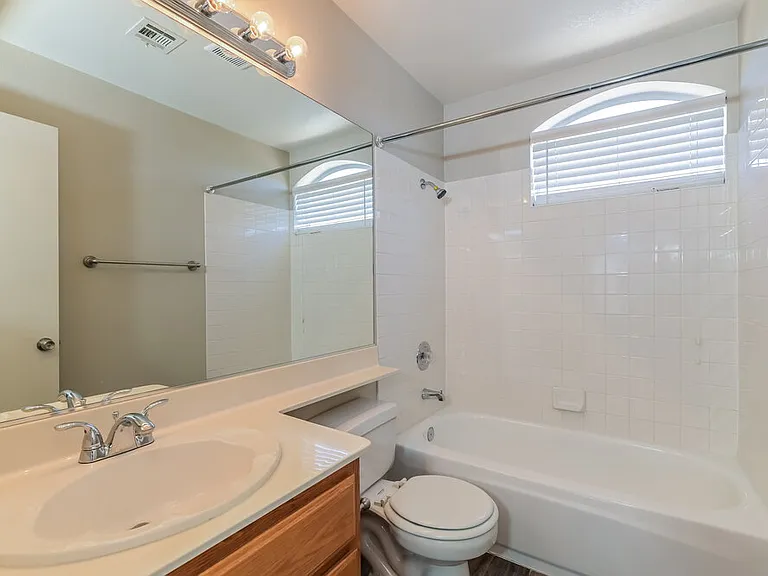 2642 Ridgewater Cir — Photo 15