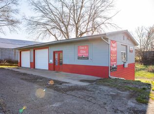 109 S Vine St, Stockton, MO 65785