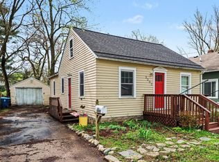 3302 Hoover St, Kalamazoo, MI 49008