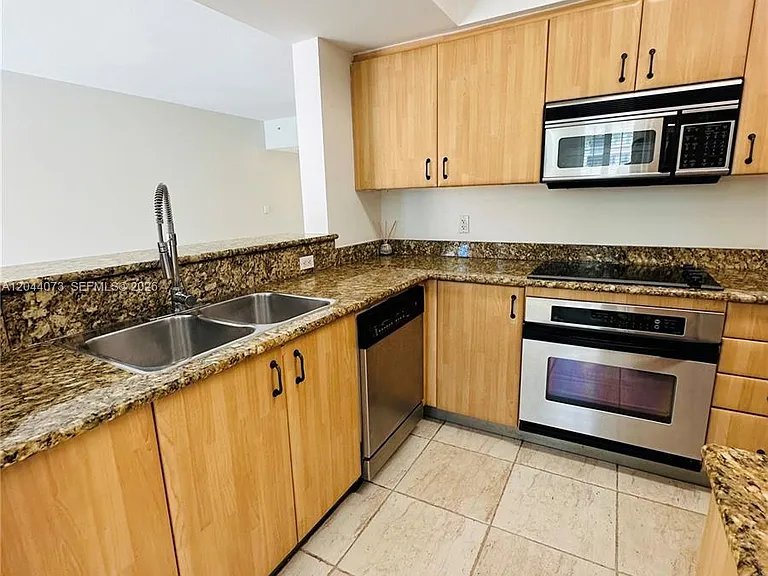 140 Meridian Ave #314 — Photo 21