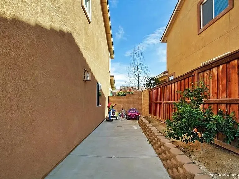 38109 Floricita St — Photo 32
