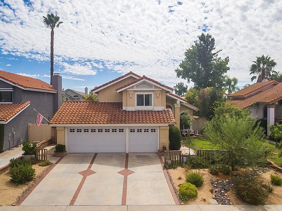 2nd image of 39913 Calicia Ct