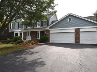 421 Springwood Dr, Roselle, IL 60172