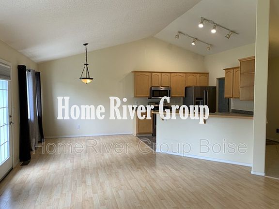 2nd image of 1369 Stoneybrook Cir