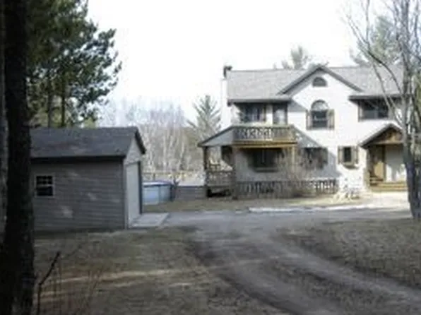 N2790 Taylor Ct, Waupaca, WI 54981