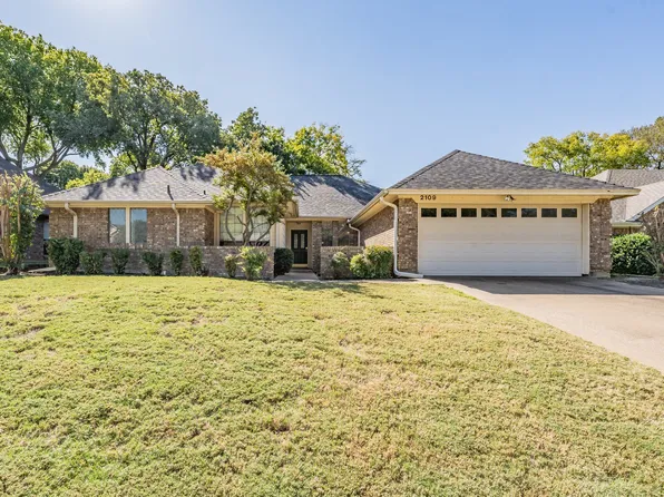 2109 S Winding Creek Dr, Grapevine, TX 76051