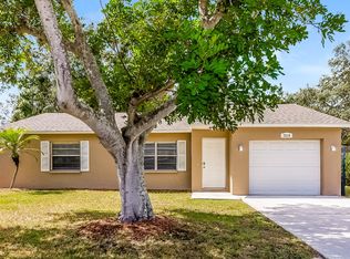 7018 12th Ct E, Sarasota, FL 34243