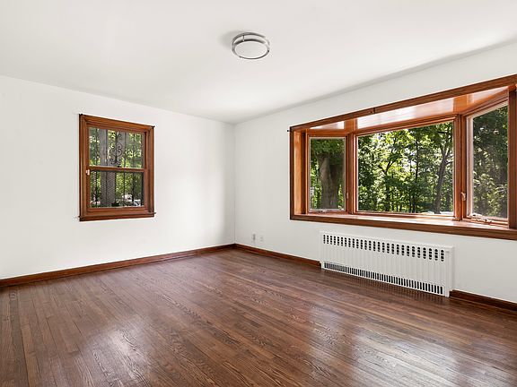 3rd image of 160-15 Cross Island Pkwy #1