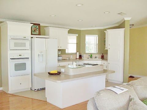 2nd image of 688 Bamboo Palm Way