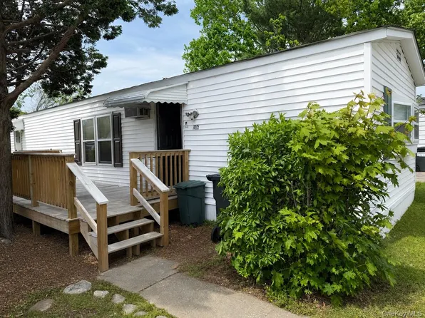1964 River Road #106, Calverton, NY 11933
