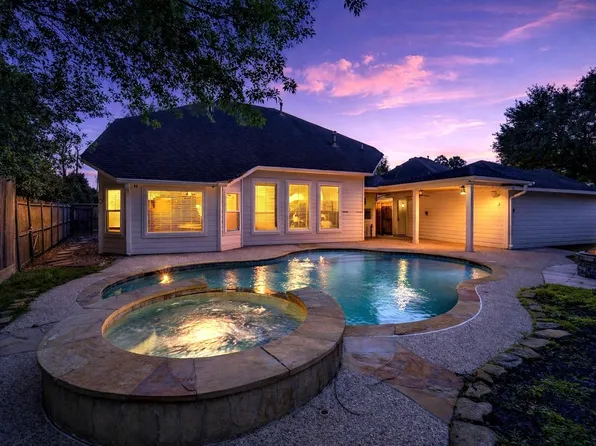 402 Sterling Heights Ln, Houston, TX 77094