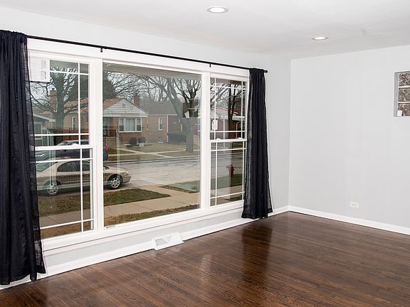 3rd image of 9026 S Cregier Ave