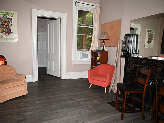 4th image of 2433 Ohio Ave