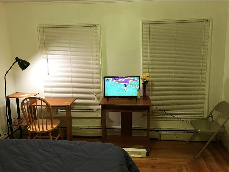 2nd image of 33 Franklin Ave