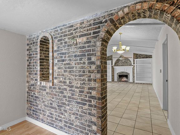 4th image of 10742 Bywood Dr