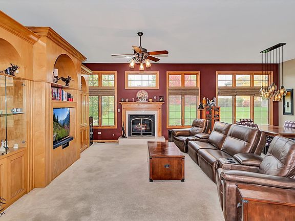 5th image of 21790 London Bridge Dr
