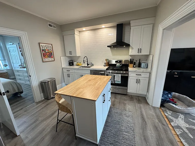18 Market St #2 — Photo 2