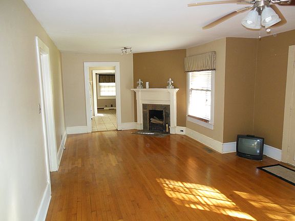 2nd image of 104 Smith St