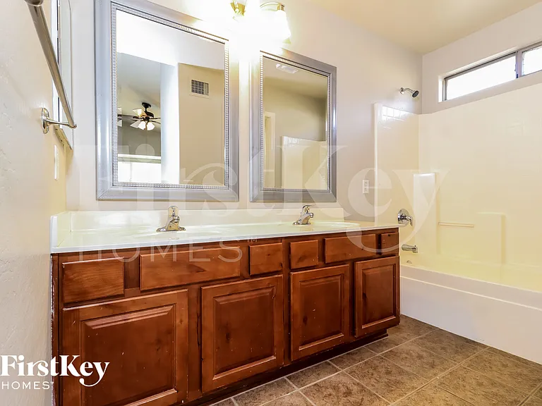 25757 W Saint Kateri Dr — Photo 11