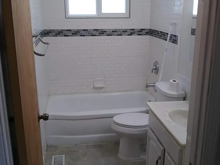 647 Park Dr — Photo 6