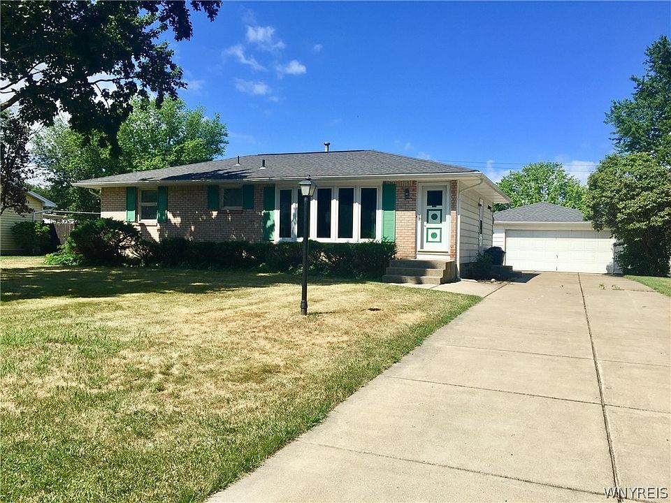 1st image of 7 Kingswood Dr