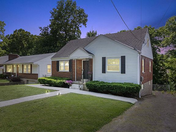 3rd image of 8109 Colette Ln