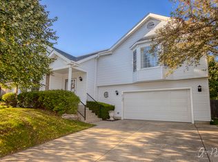 4712 Overland Trl, McHenry, IL 60050