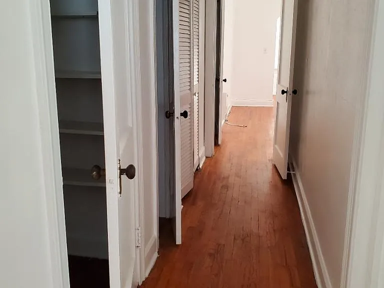 735 Grove St N — Photo 6