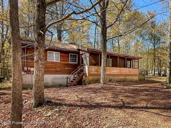 3502 Chestnut Hill Dr, Lake Ariel, PA 18436