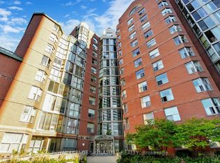 Turnberry Court, Toronto, ON M2M 4J3