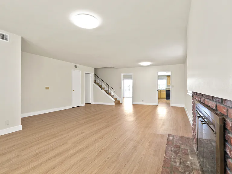 8801 Monterey Cir — Photo 15