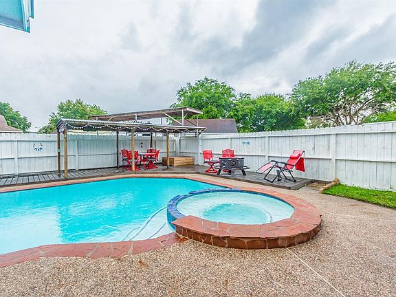 3rd image of 1018 Brookhollow Dr
