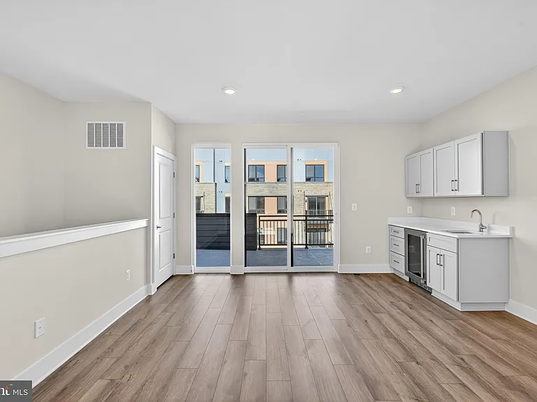 2507 Light St — Photo 13