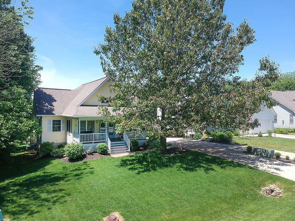 1st image of 781 Country Club Dr