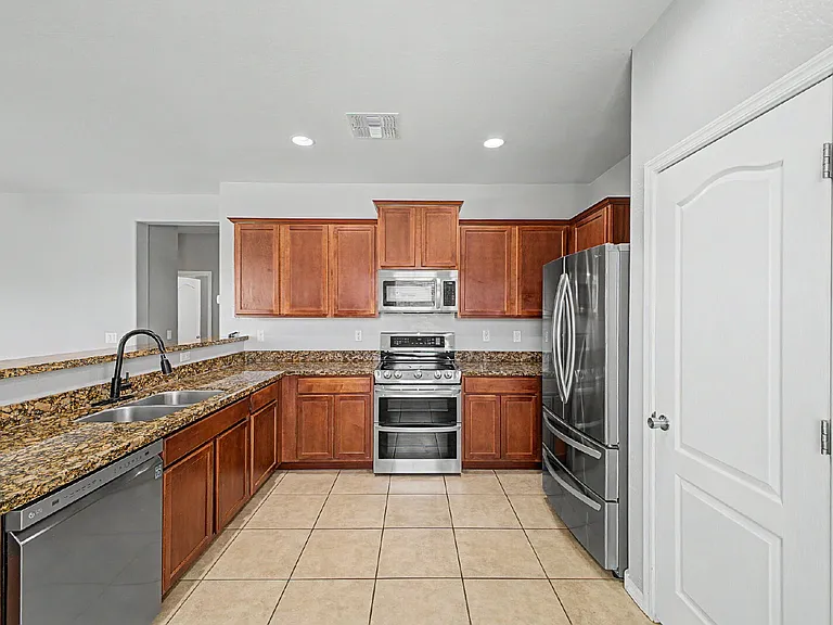 41177 W Lucera Ln — Photo 7